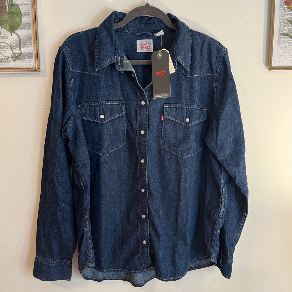 Levi’s Button-up Chambray Collared Shirt - XL